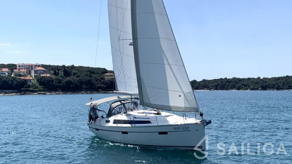 Bavaria 37 Cruiser - Yacht Charter Sailica