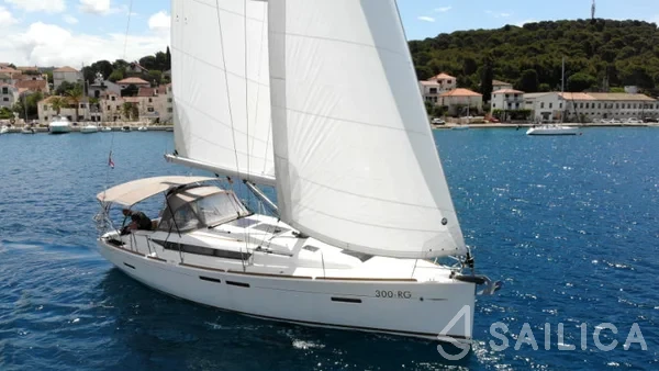 Sun Odyssey 419 - Yacht Charter Sailica
