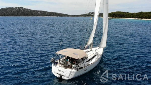 Sun Odyssey 419 - Yacht Charter Sailica