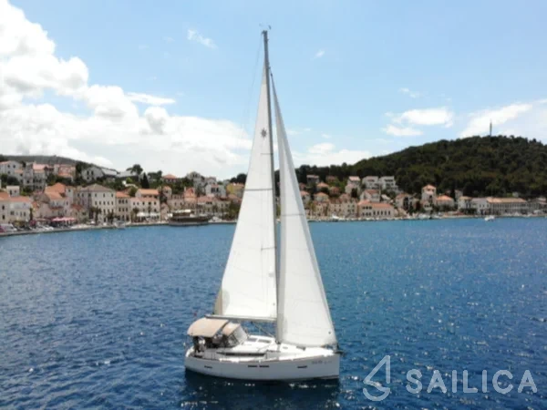 Sun Odyssey 419 - Yacht Charter Sailica
