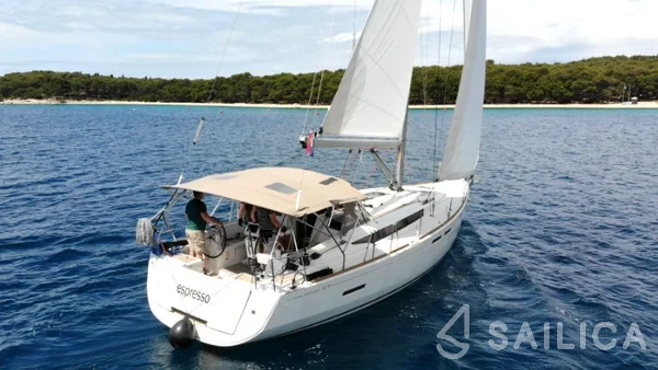 Sun Odyssey 419 - Yacht Charter Sailica