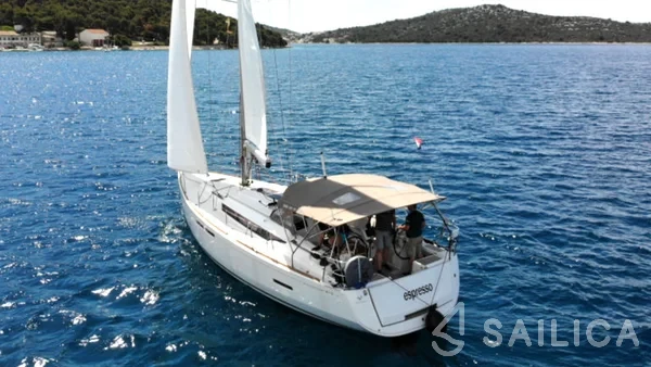 Sun Odyssey 419 - Yacht Charter Sailica