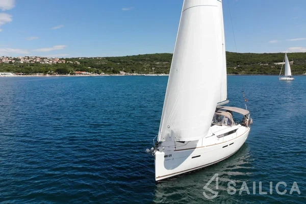 Sun Odyssey 419 - Yacht Charter Sailica