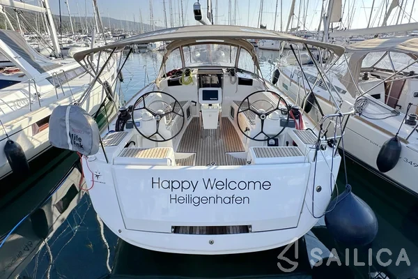 Sun Odyssey 419 - Yacht Charter Sailica