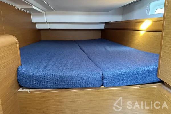 Sun Odyssey 419 - Yacht Charter Sailica