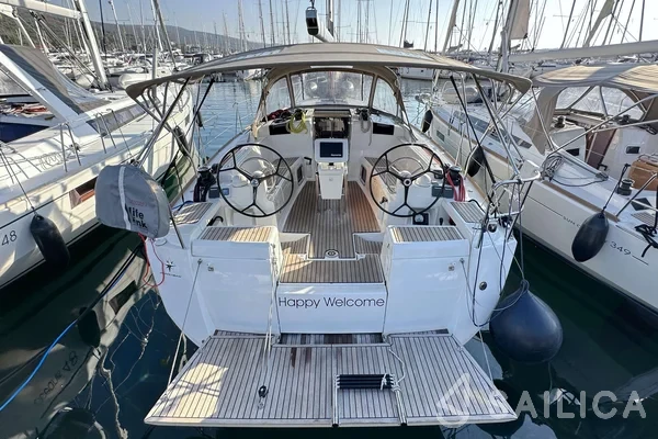 Sun Odyssey 419 - Yacht Charter Sailica