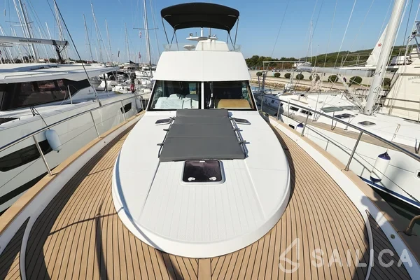 Antares 13.80 - Yacht Charter Sailica