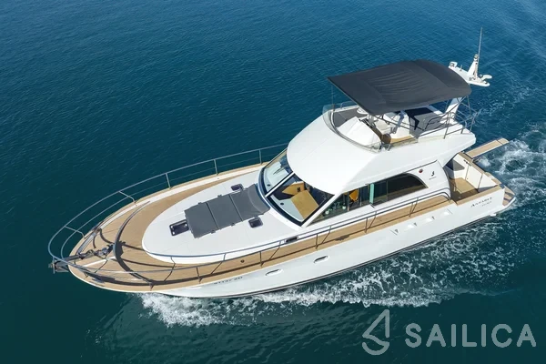 Antares 13.80 - Yacht Charter Sailica