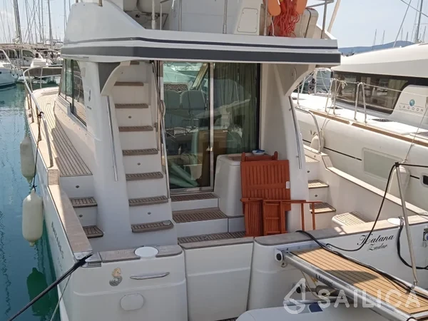 Antares 13.80 - Yacht Charter Sailica