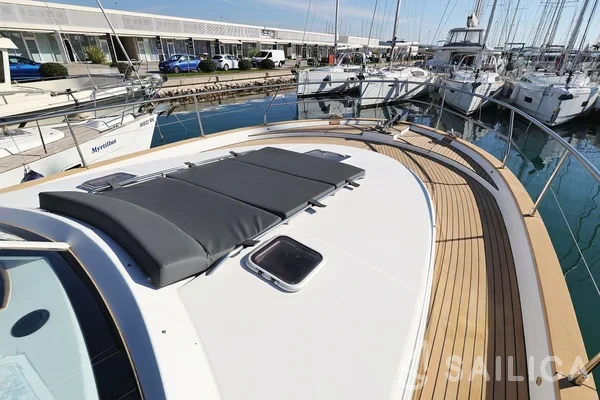 Antares 13.80 - Yacht Charter Sailica