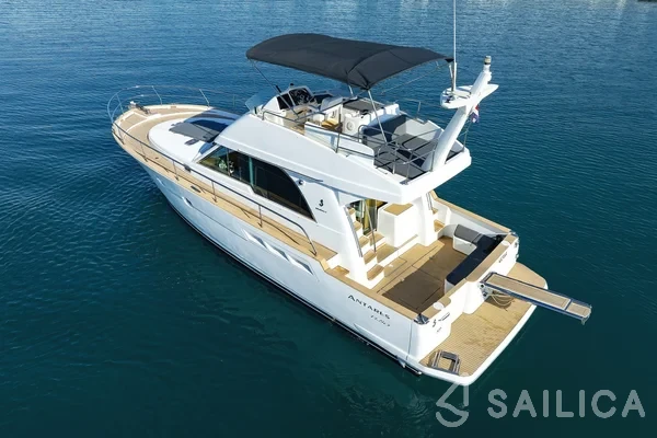 Antares 13.80 - Yacht Charter Sailica