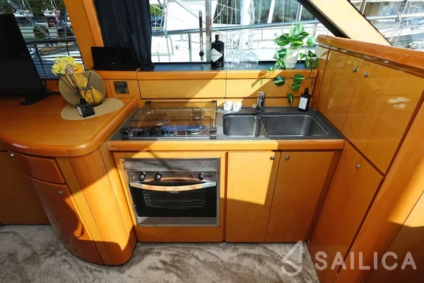 Antares 13.80 - Yacht Charter Sailica