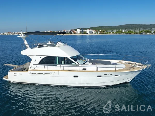 Antares 13.80 - Yacht Charter Sailica