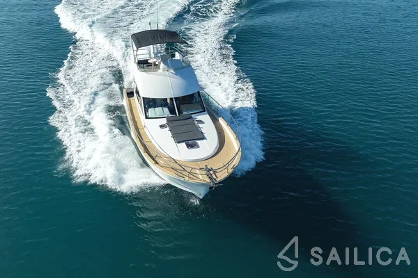 Antares 13.80 - Yacht Charter Sailica