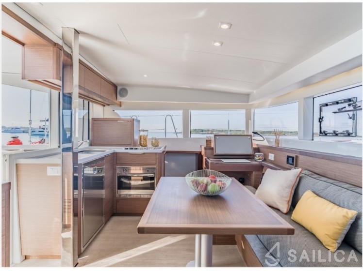 Lagoon 40 - Yacht Charter Sailica