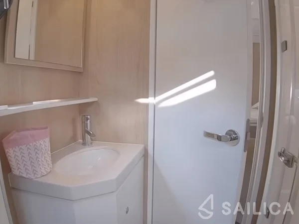Bali 5.4. - Yacht Charter Sailica