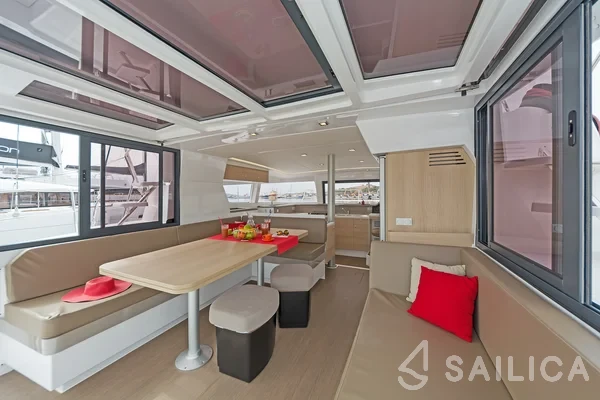 Bali 4.1 - Yacht Charter Sailica