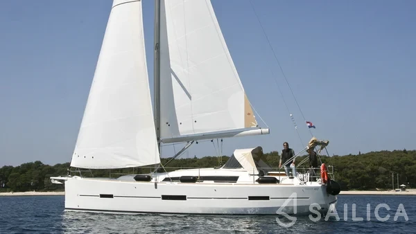Dufour 412 GL - Yacht Charter Sailica
