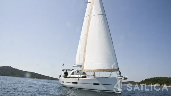 Dufour 412 GL - Yacht Charter Sailica