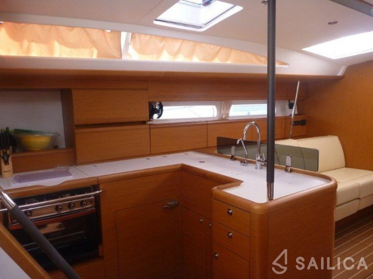 Jeanneau 53 - Yacht Charter Sailica