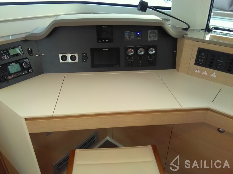 Bali 4.5 - Yacht Charter Sailica