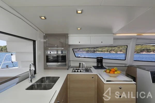 Bali 4.5 - Yacht Charter Sailica