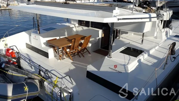 Lucia 40 - Yacht Charter Sailica