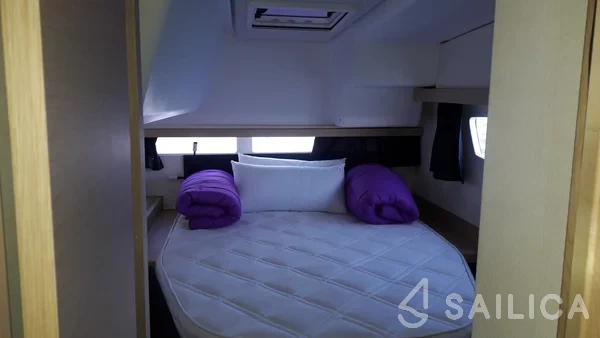 Lucia 40 - Yacht Charter Sailica