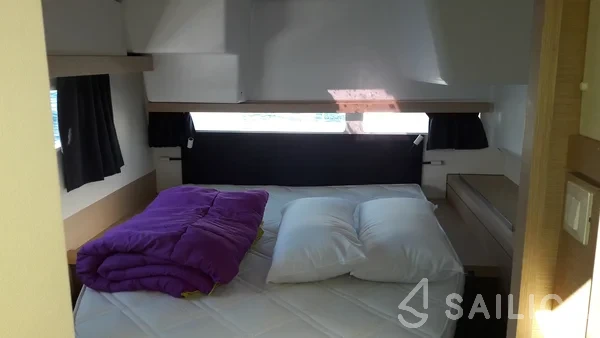 Lucia 40 - Yacht Charter Sailica