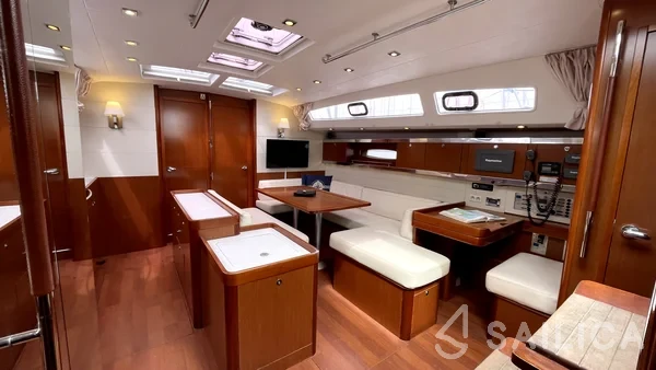 Oceanis 50 - Yacht Charter Sailica