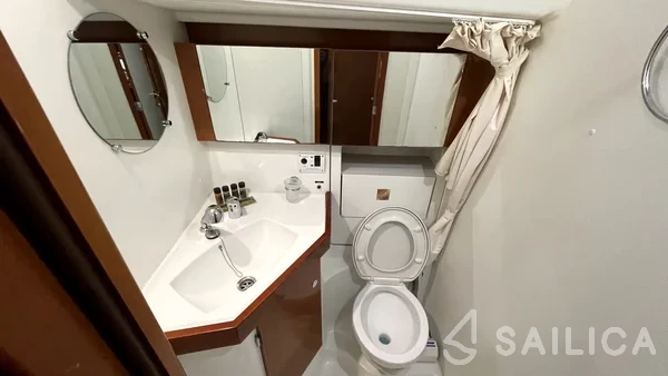 Oceanis 50 - Yacht Charter Sailica