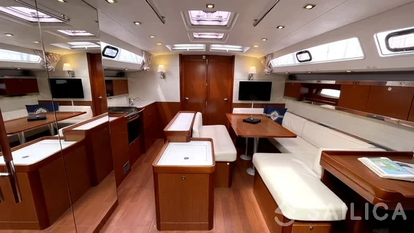 Oceanis 50 - Yacht Charter Sailica