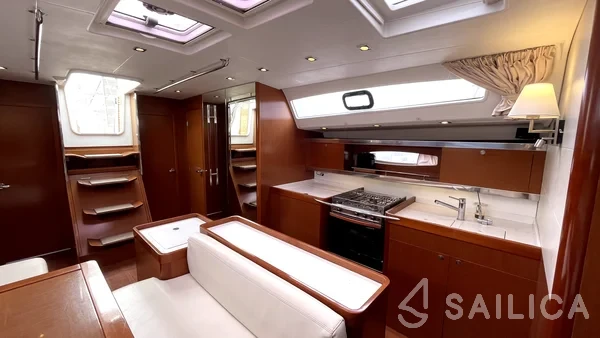 Oceanis 50 - Yacht Charter Sailica
