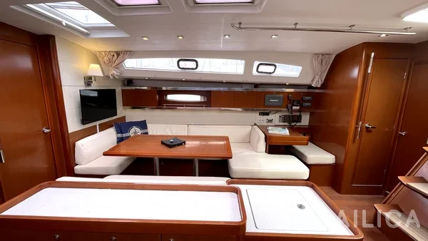 Oceanis 50 - Yacht Charter Sailica