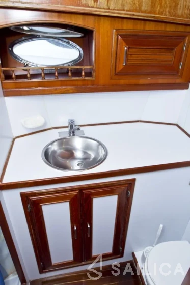Staryacht 1670 - Yacht Charter Sailica