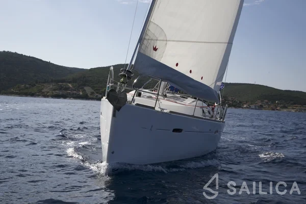 Oceanis 43 - Yacht Charter Sailica