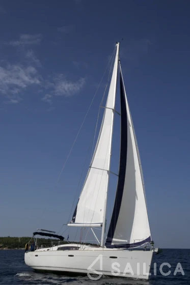 Oceanis 43 - Yacht Charter Sailica
