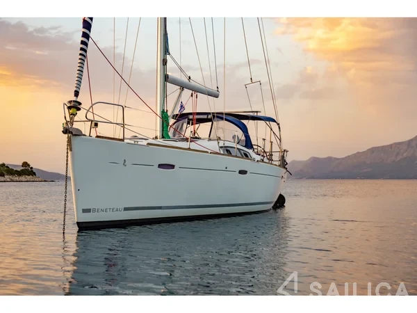Oceanis 43 - Yacht Charter Sailica