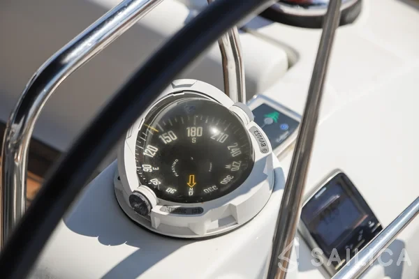 Oceanis 43 - Yacht Charter Sailica