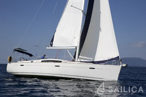 Oceanis 43 - Yacht Charter Sailica