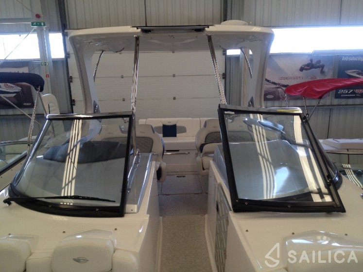 Chaparral 327 SSX - Yacht Charter Sailica