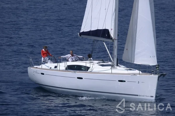 Oceanis 43 - Yacht Charter Sailica