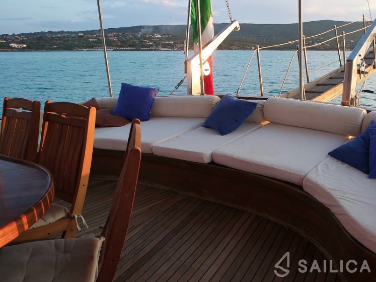 Gulet - Yacht Charter Sailica