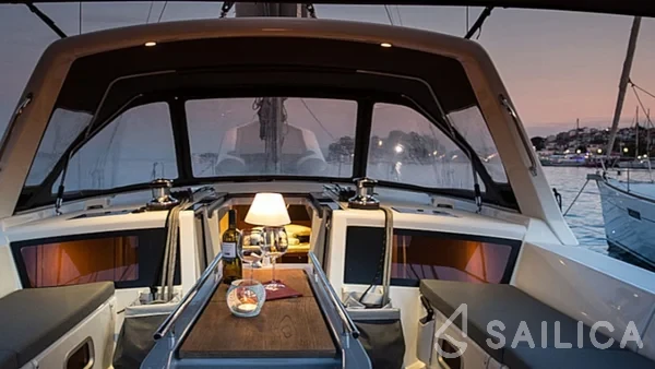 Oceanis 48 - Yacht Charter Sailica