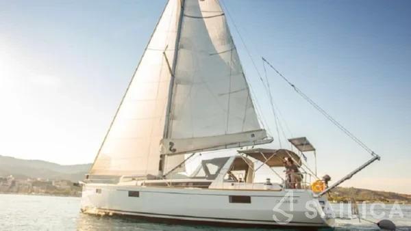 Oceanis 48 - Yacht Charter Sailica