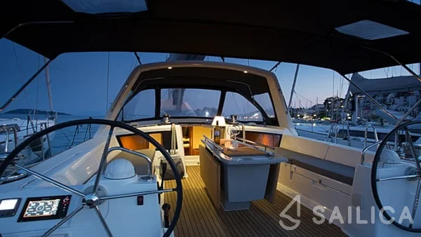 Oceanis 48 - Yacht Charter Sailica