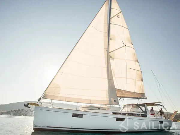 Oceanis 48 - Yacht Charter Sailica