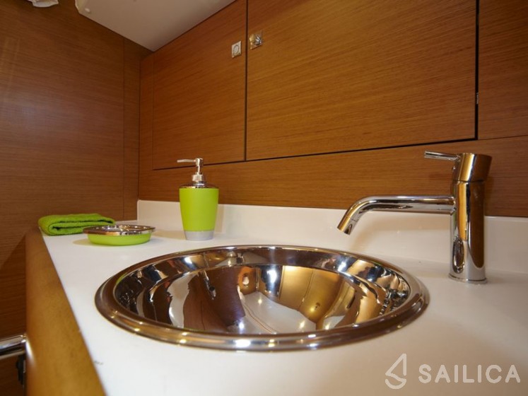 Sun Odyssey 449 - Yacht Charter Sailica