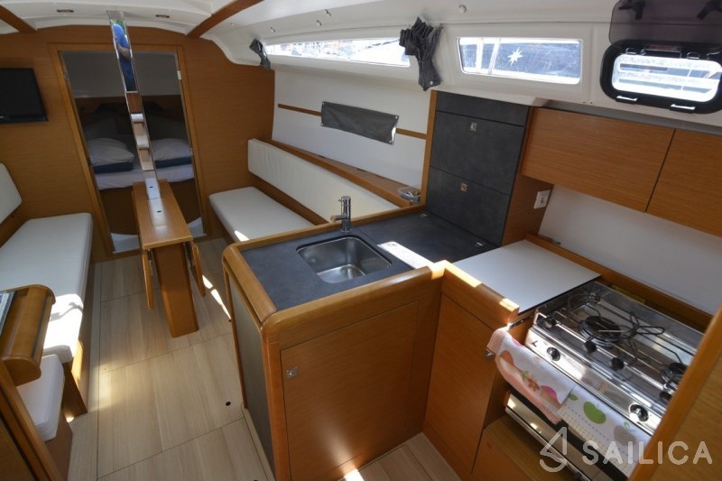 Sun Odyssey 349 - Yacht Charter Sailica