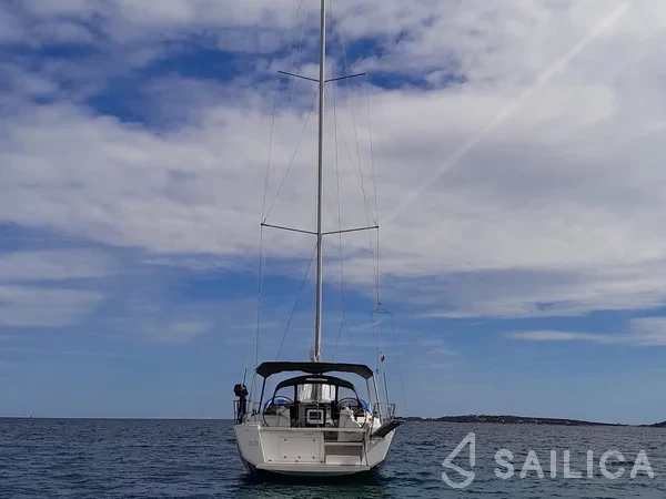 Dufour 460 GL - Yacht Charter Sailica